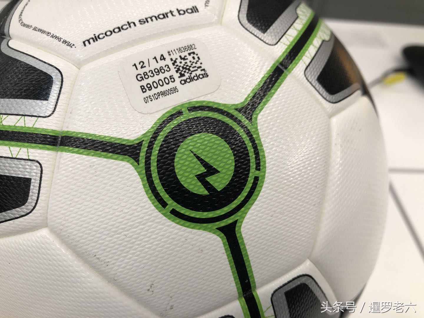 在俄罗斯偶遇菲多,adidas的足球多少钱