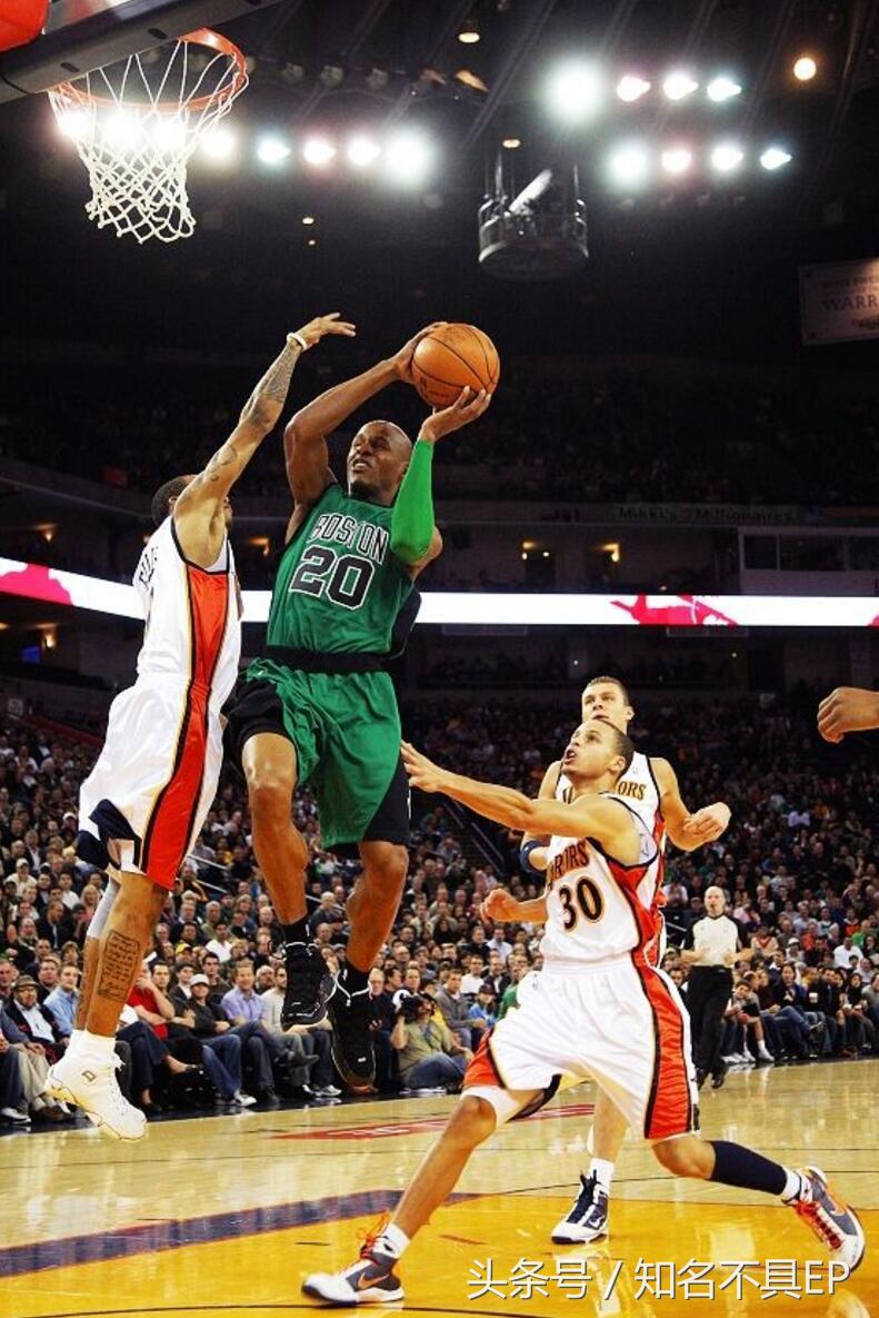 三分王库里单挑篮球,库里与雷阿伦三分数据