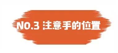 女朋友接吻时老是把舌头伸进我嘴里，很恶心……