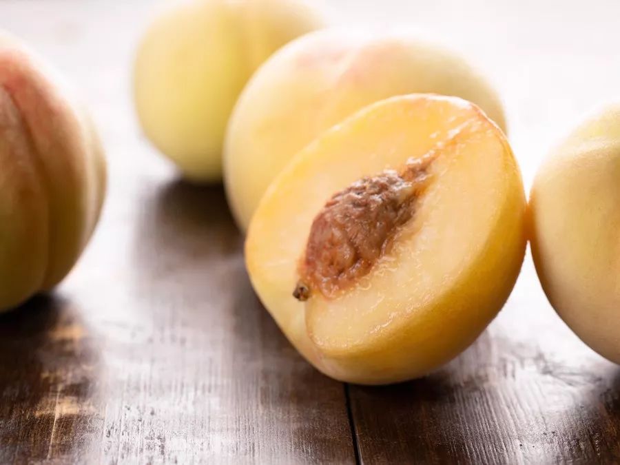 一个桃子半斤有多大,一个桃子二斤三两