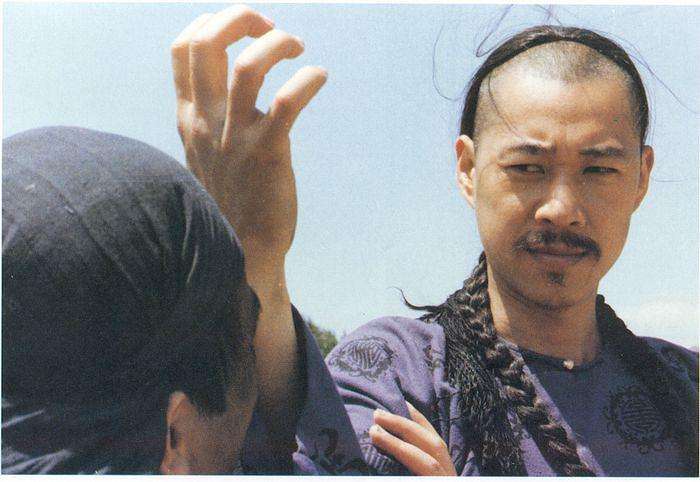 小时候看电影吓得不轻,小时候看电影里的场景