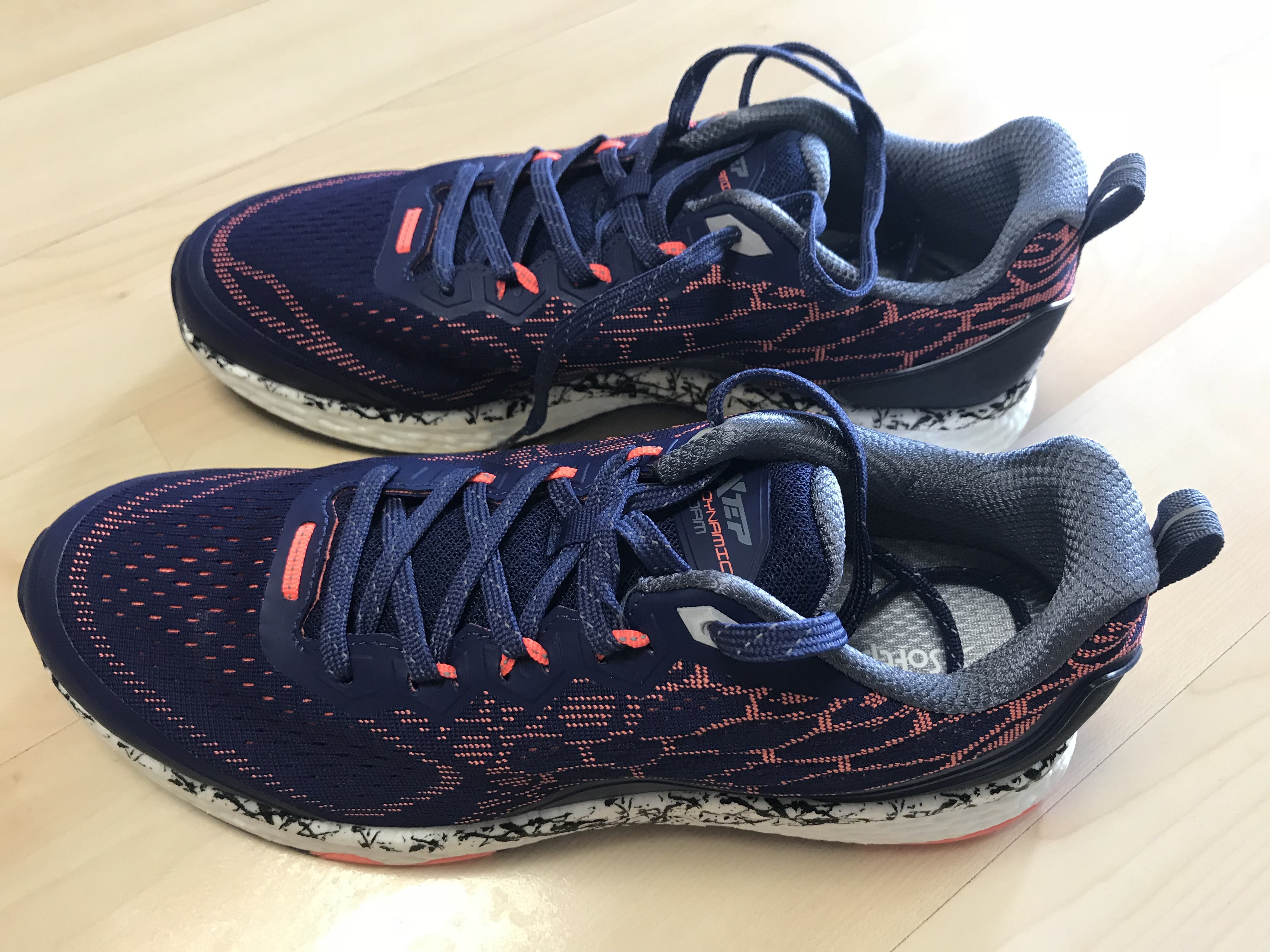 特步动力巢x跑步鞋测评,特步动力巢x轻便减震跑鞋