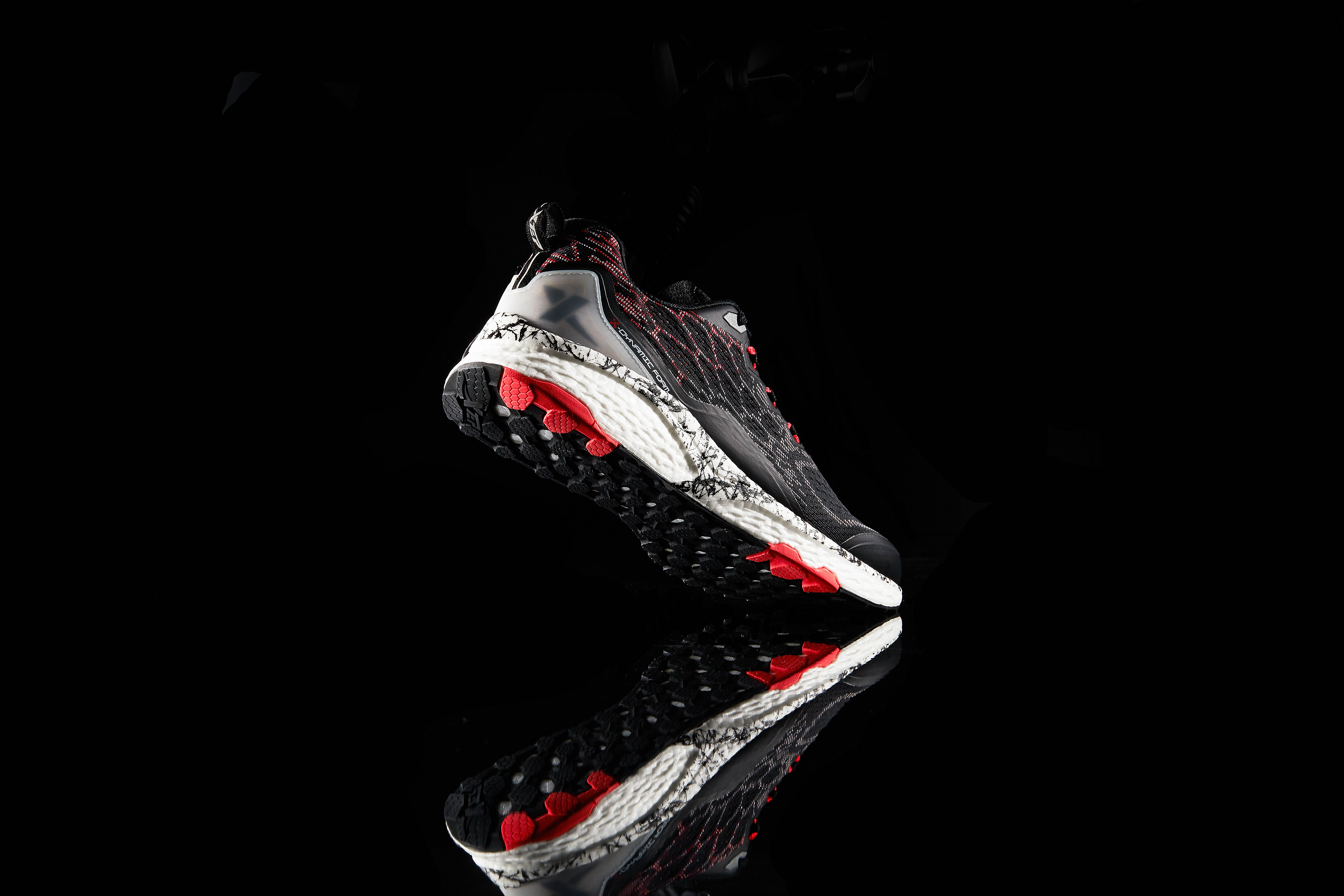 特步动力巢x跑步鞋测评,特步动力巢x轻便减震跑鞋