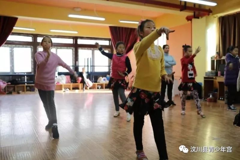 你听说了吗？汶川县青少年宫暑假班拉丁舞可以免费试课啦