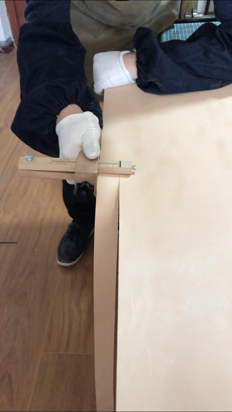 很厚的牛皮腰带制作过程,自己怎么做牛皮腰带