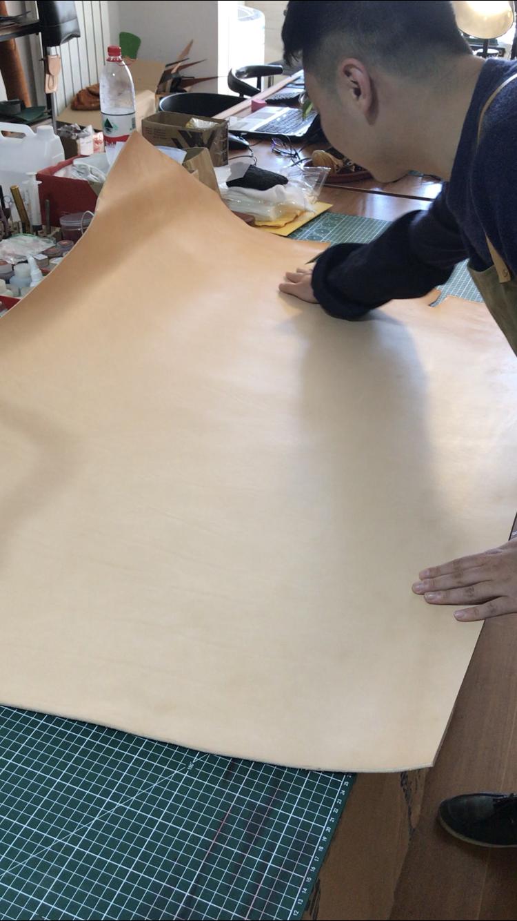 很厚的牛皮腰带制作过程,自己怎么做牛皮腰带