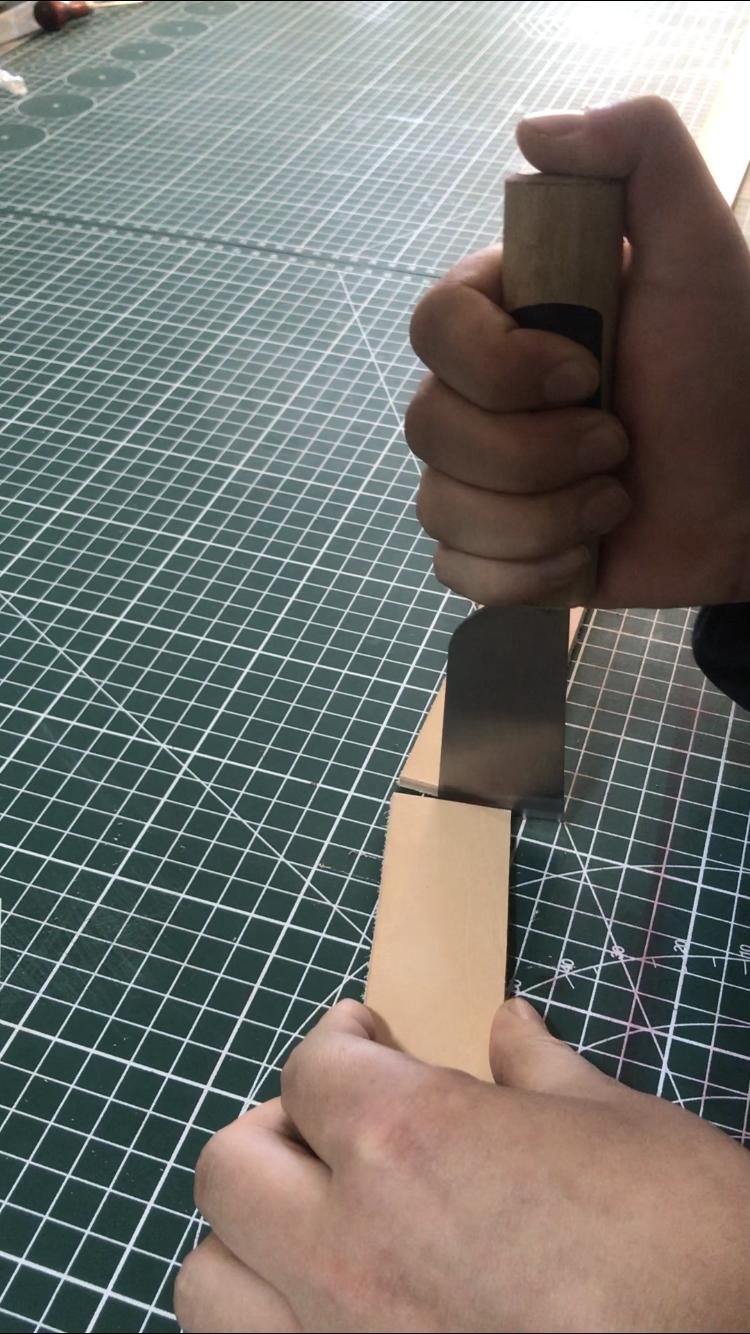 很厚的牛皮腰带制作过程,自己怎么做牛皮腰带