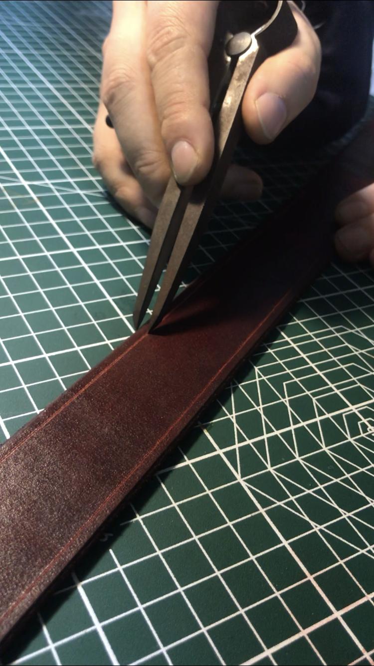 很厚的牛皮腰带制作过程,自己怎么做牛皮腰带