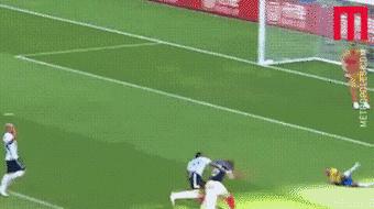 内马尔翻滚恶搞,内马尔翻滚图片