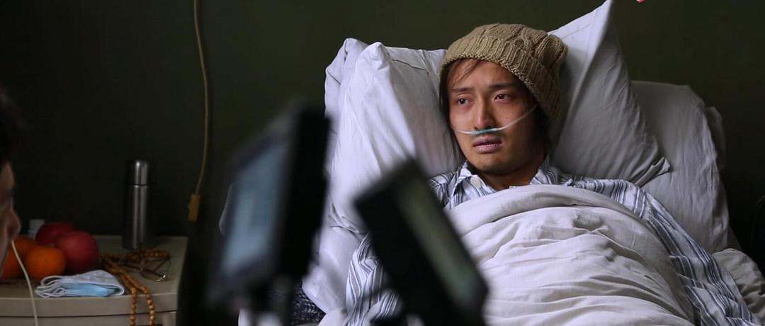 一年30万的续命费，《我不是药神》揭示了一个比癌症更残酷的事实