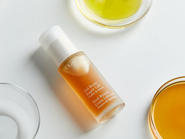 20岁女性胸部下垂松弛外扩,胸外扩下垂松弛有什么补救方法