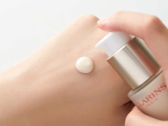 20岁女性胸部下垂松弛外扩,胸外扩下垂松弛有什么补救方法