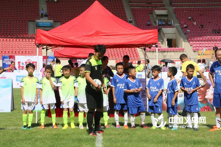 足球少年热血来袭义乌绿茵场上演亲子“世界杯”