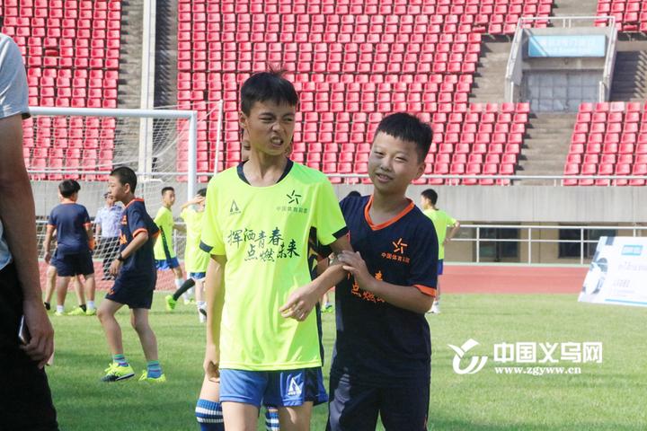 足球少年热血来袭义乌绿茵场上演亲子“世界杯”