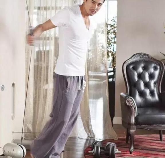 胡兵极简装修风格,胡兵住混搭风豪宅