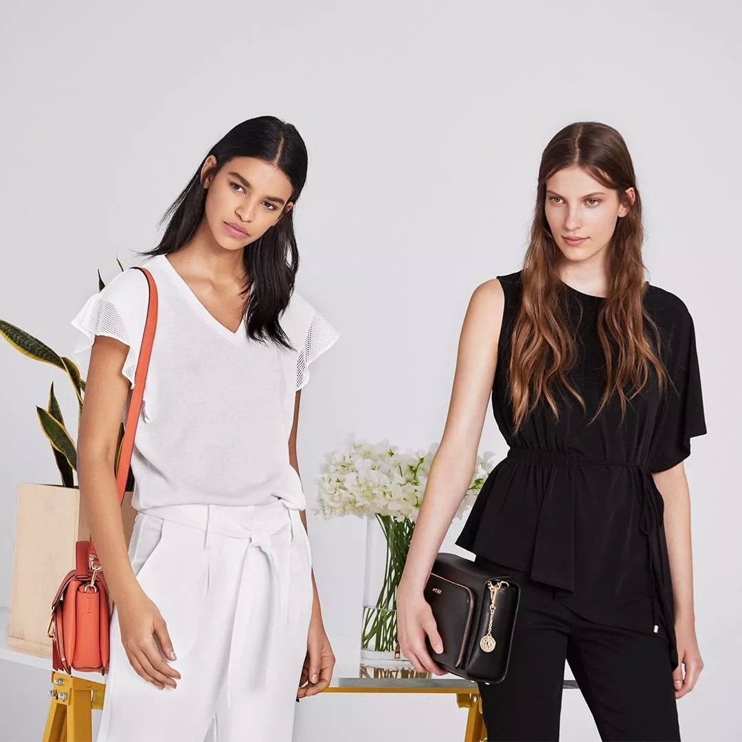 男人服装颜色搭配的技巧,服饰颜色搭配不超过几种颜色