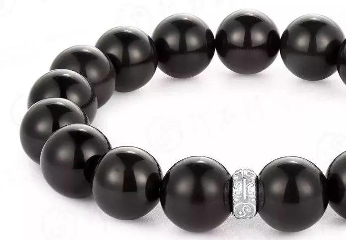 总觉得手腕空落落?那是因为你还缺个水晶手链!