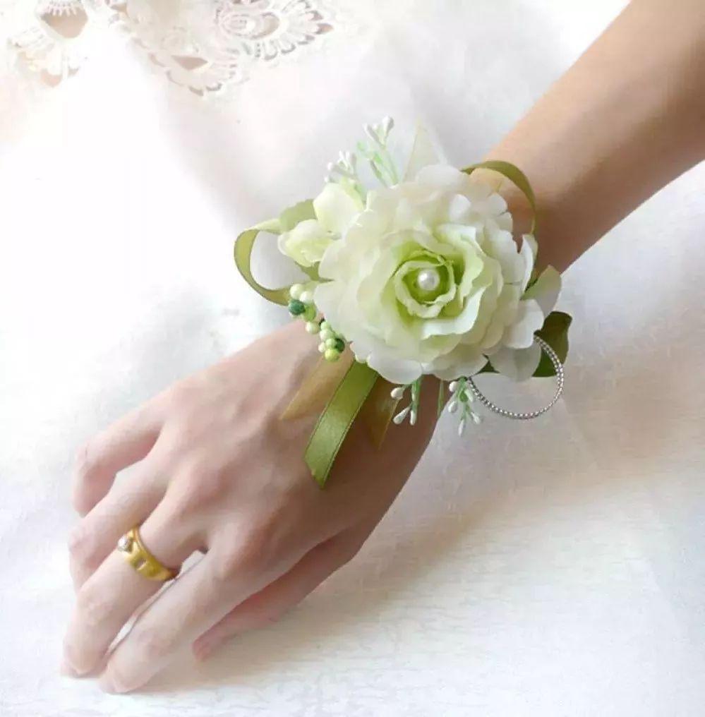 总觉得手腕空落落?那是因为你还缺个水晶手链!