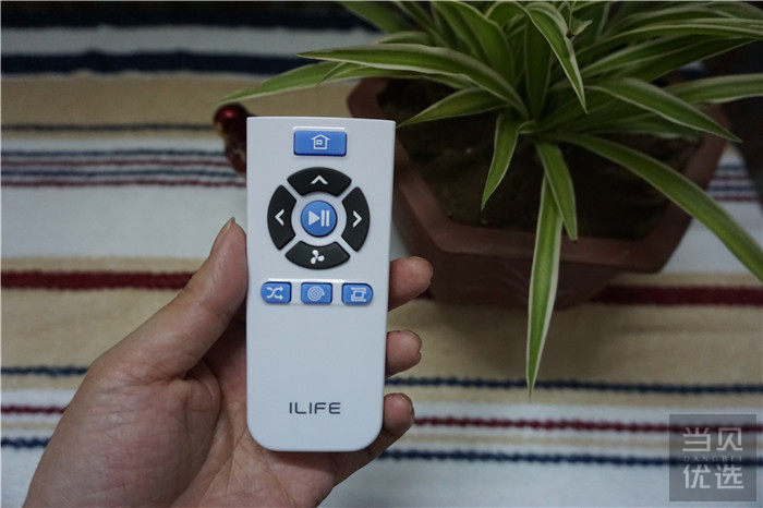 ILIFE智意X787——好玩又实用，灰尘垃圾一扫光