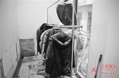 合肥一干洗店老板跑路数十件衣服无人领