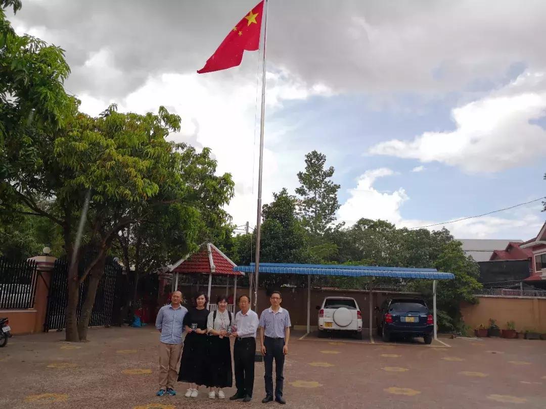 在泰国护照被抢了怎么办,柬埔寨暹粒中国大使馆办理旅行证