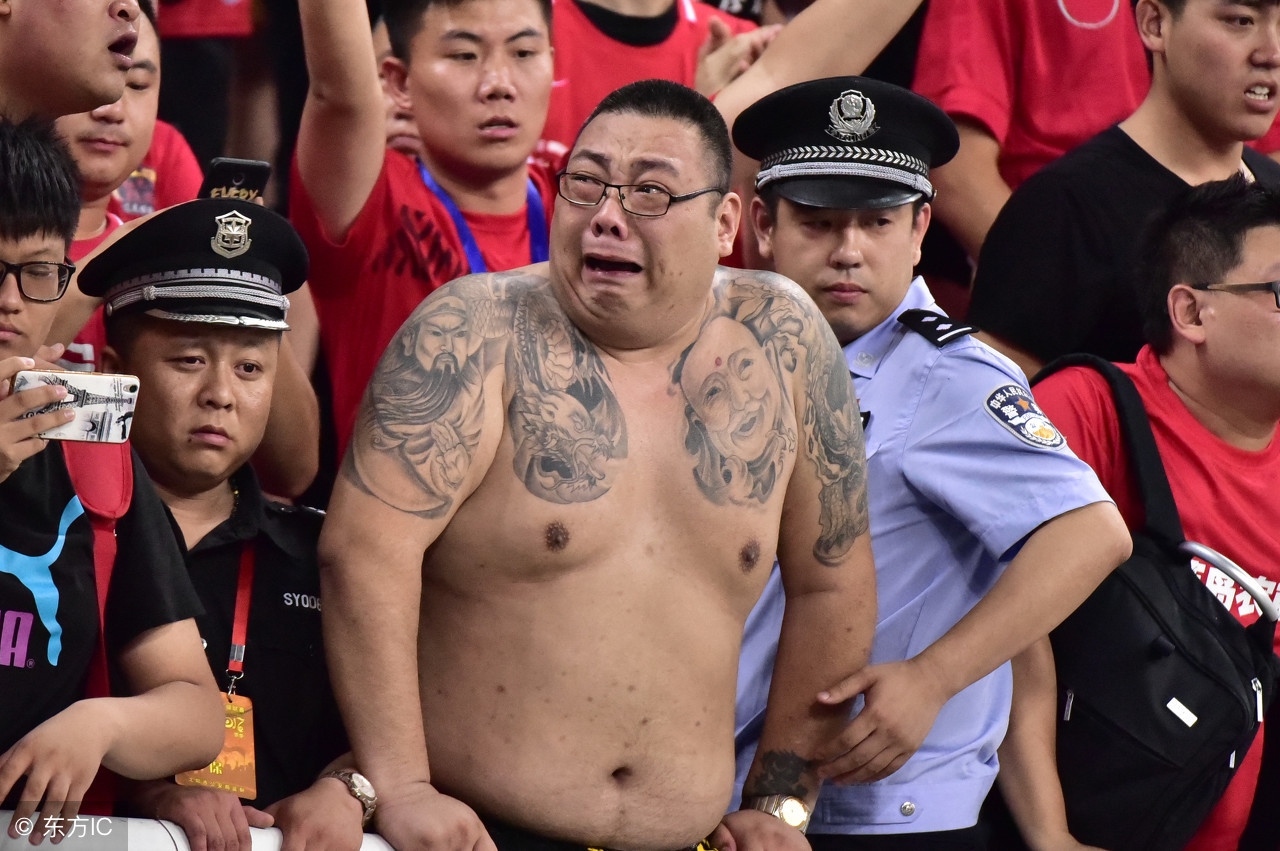 白岩松谈足球可以改变命运,白岩松评论20年后中国足球