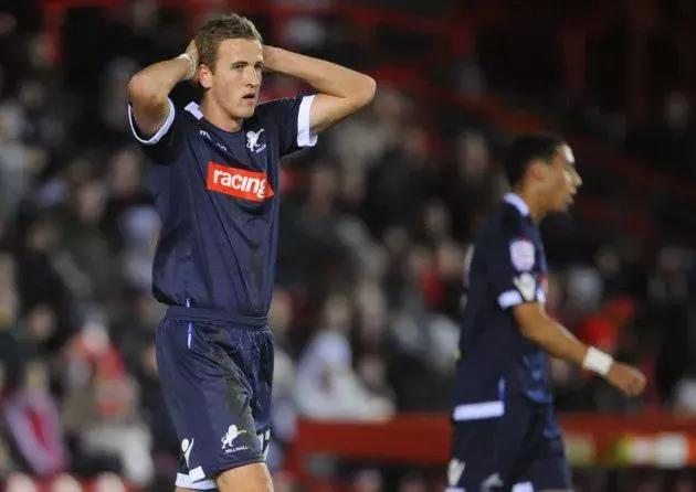 哈里凯恩英格兰队长,英格兰足球队员哈里凯恩