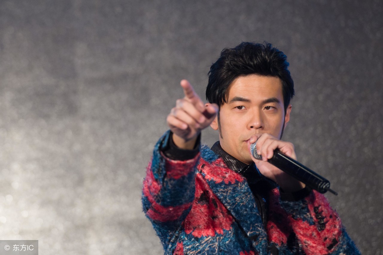 周杰伦演唱会重映人民日报,周杰伦被人民日报点名评价