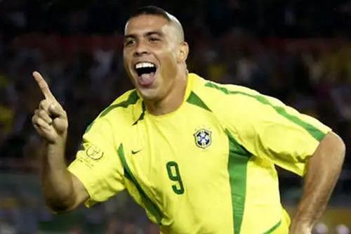 历史足坛巨星100位排名,足坛历史球星排名前十