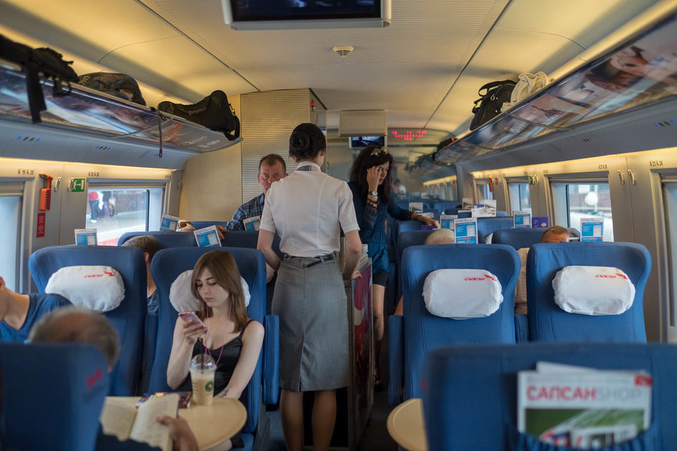 外媒看欧美体验中国高铁,外国网友谈中国高铁体验