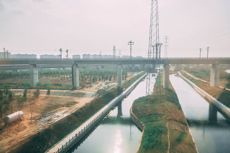外媒看欧美体验中国高铁,外国网友谈中国高铁体验