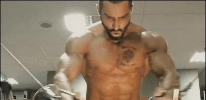 男生胸部下垂锻炼动作健身房,女人锻炼胸部的动作