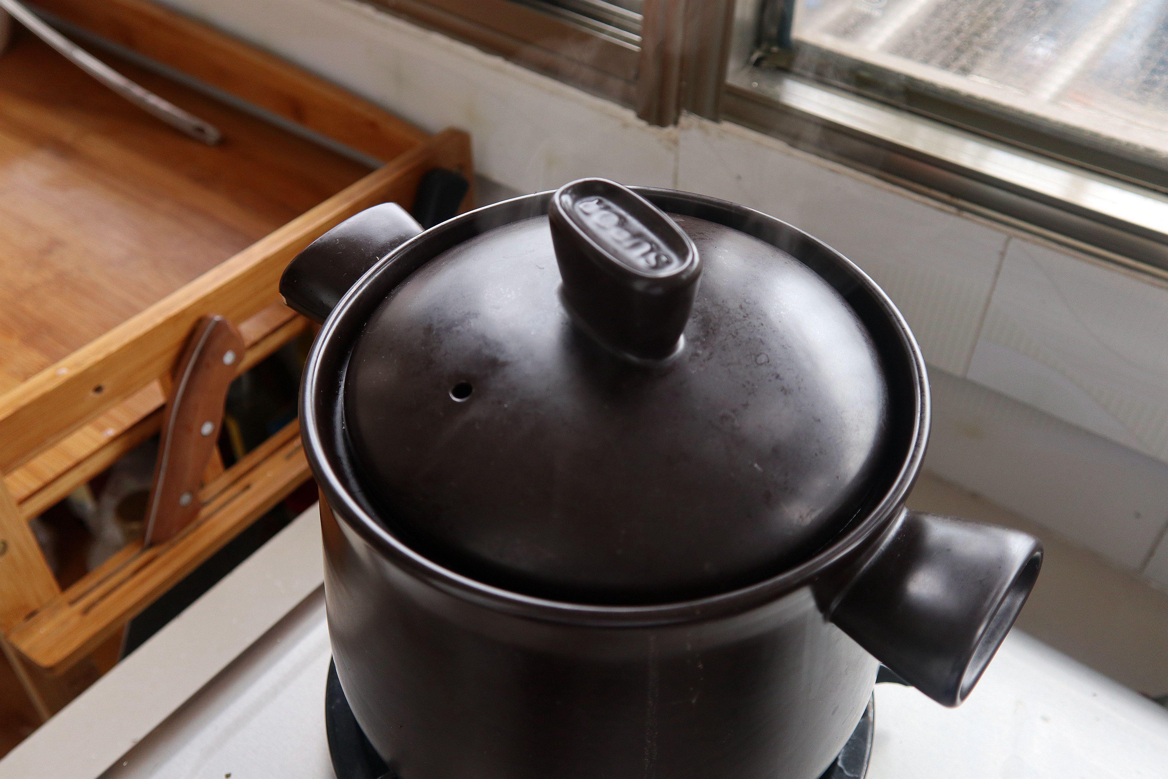 婴儿咳嗽妈妈吃什么有帮助,雪梨猪肺汤止咳化痰小孩