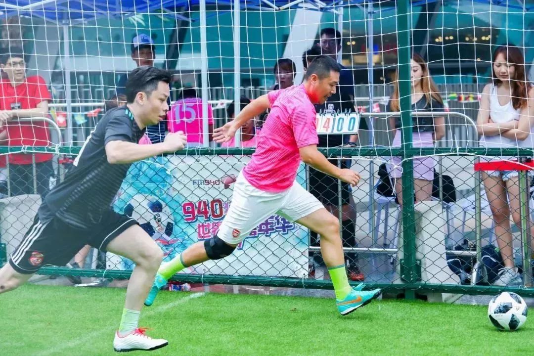 铁笼足球比赛完整视频,三人铁笼对抗赛完整版