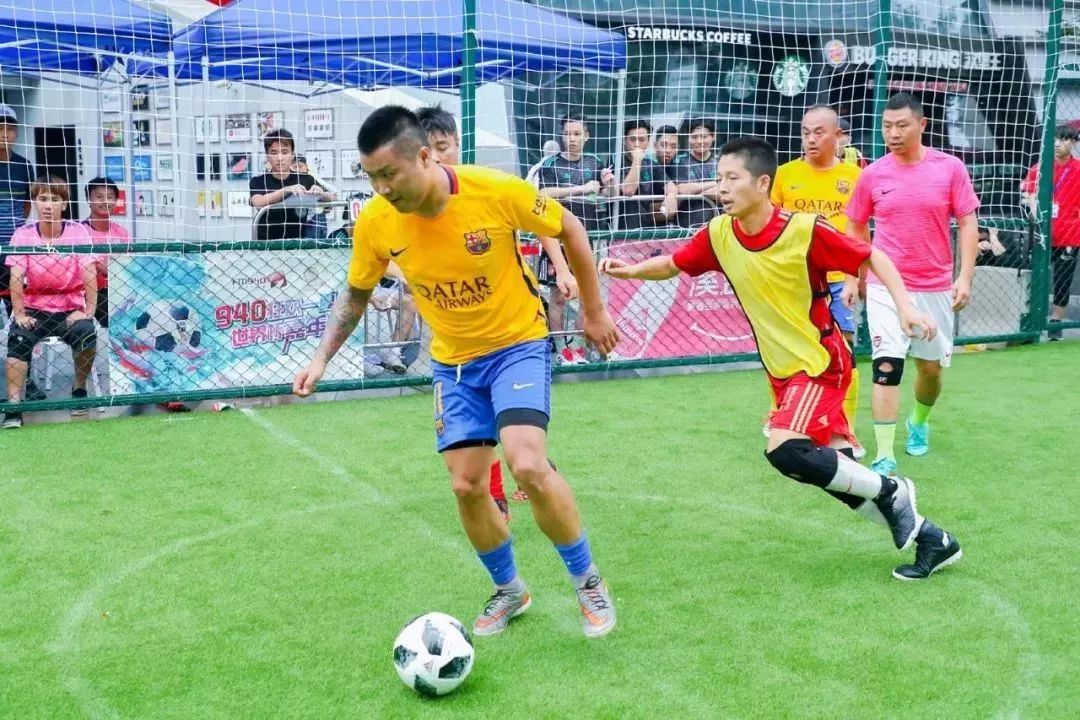 铁笼足球比赛完整视频,三人铁笼对抗赛完整版