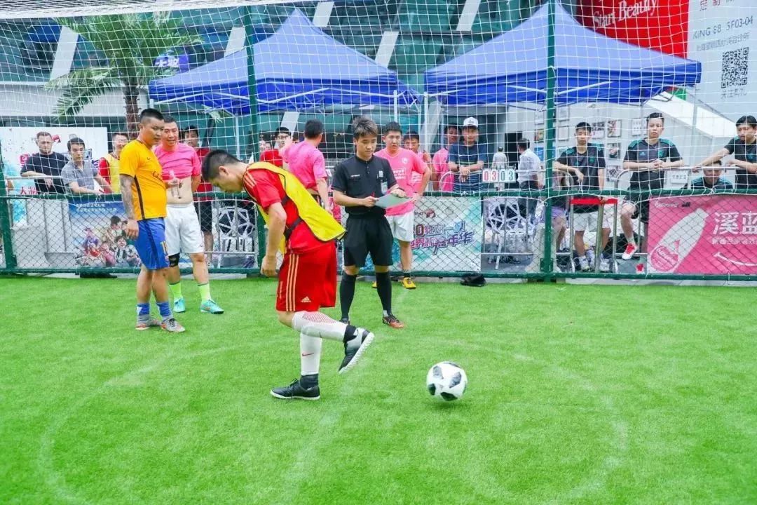 铁笼足球比赛完整视频,三人铁笼对抗赛完整版