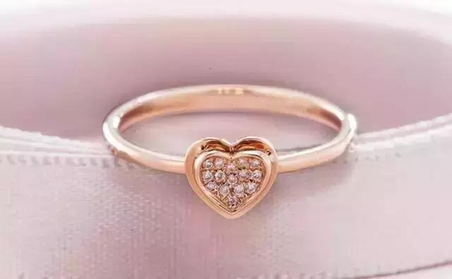 18k金钻戒小了能改大吗,18k金钻戒内侧有钢印吗