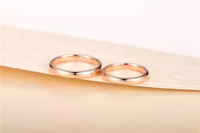 18k金钻戒小了能改大吗,18k金钻戒内侧有钢印吗