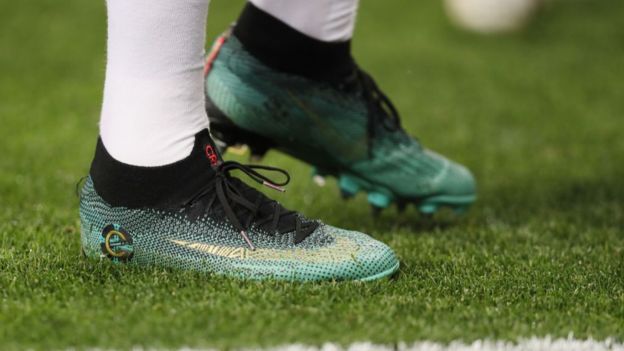 2018世界杯：梅西、C罗提前告别，但阿迪达斯和耐克的对决持续