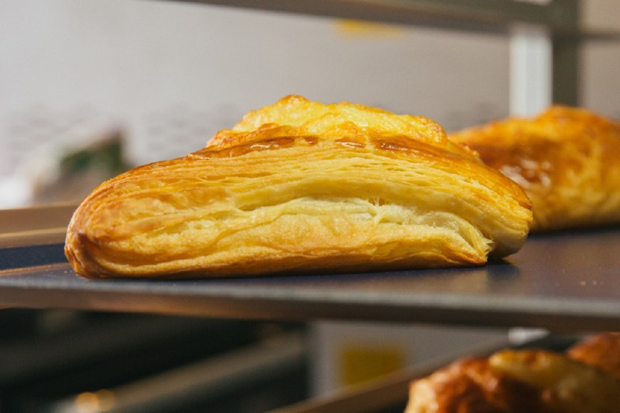 牛角酥怎么做好吃又脆,酥皮制作牛角包