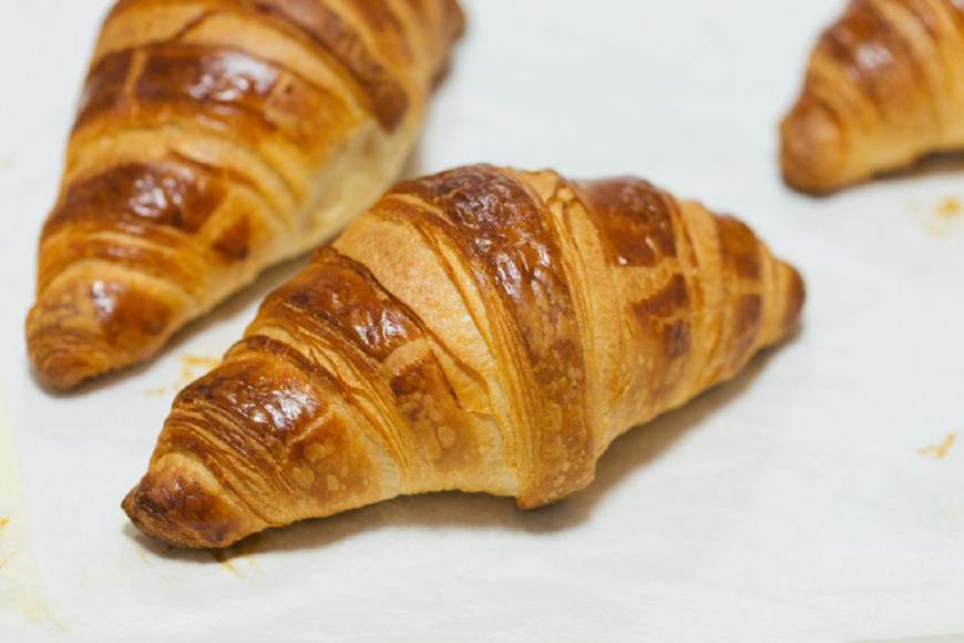 牛角酥怎么做好吃又脆,酥皮制作牛角包