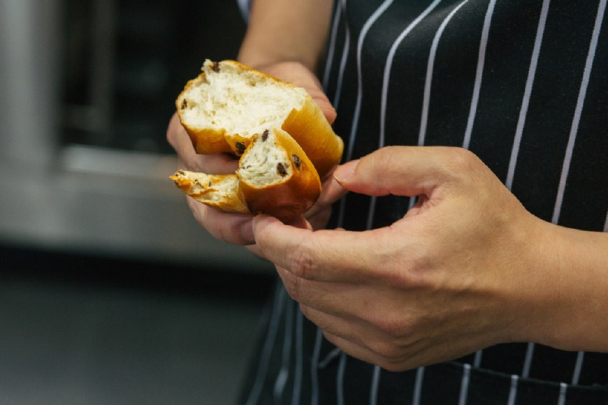 牛角酥怎么做好吃又脆,酥皮制作牛角包