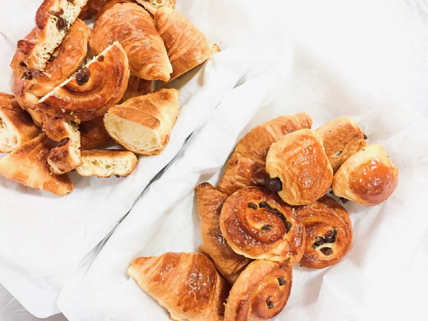 牛角酥怎么做好吃又脆,酥皮制作牛角包