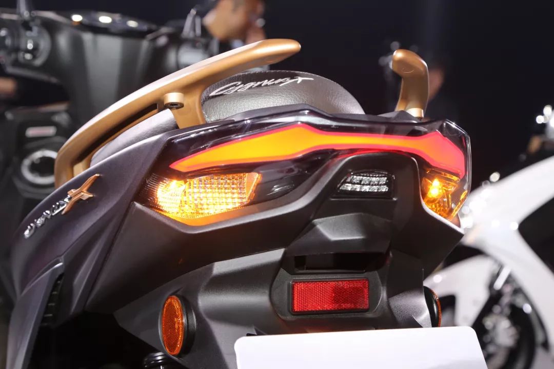 雅马哈劲战2024款最新款试驾测评,雅马哈最新踏板劲战第五代abs