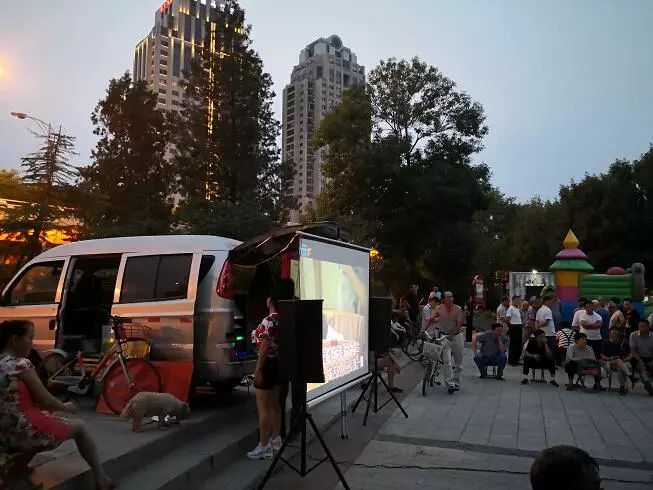 王顶堤桥下露天卡拉OK太吵了！一中心医院住院病人怒打110