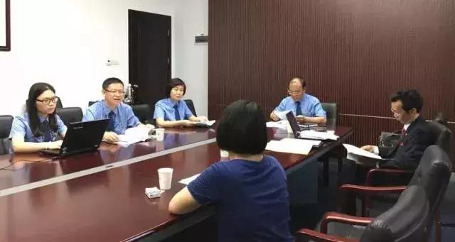 她借出200多万要不回，委托的*债讨**人又骗了她55万……丨深夜有聊