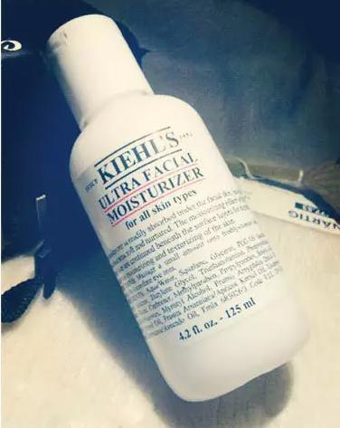 适合孩子夏天用的清爽型乳液,既能美白又能保湿的乳液