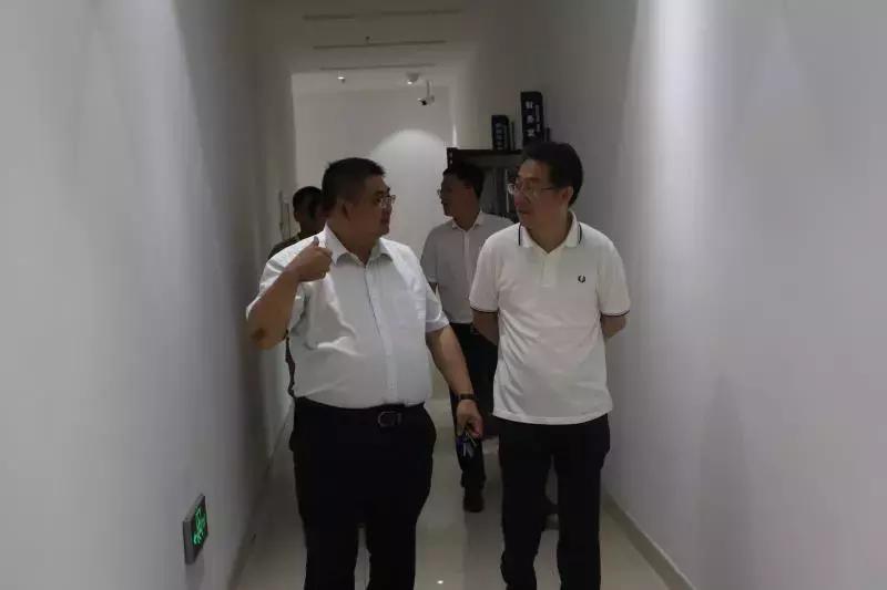 省政府法制办张波副主任一行莅临我委检查指导工作