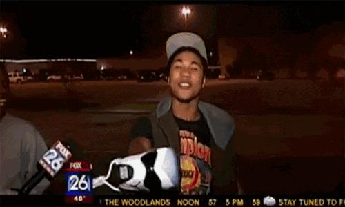 硬汉装逼新技能——舔个鞋子!看完的人都偷偷试了一下!