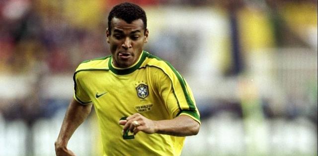 足坛三人最佳梅西内马尔c罗,足球最佳阵容梅西c罗罗本